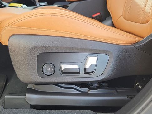 Used 2023 BMW X3 xDrive30i w/ Premium Package image 9