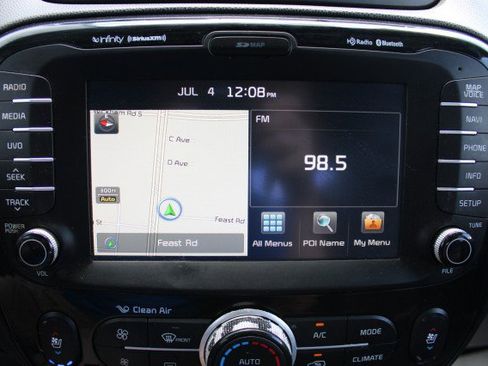 Used 2014 Kia Soul + w/ Primo Package FWD image 22