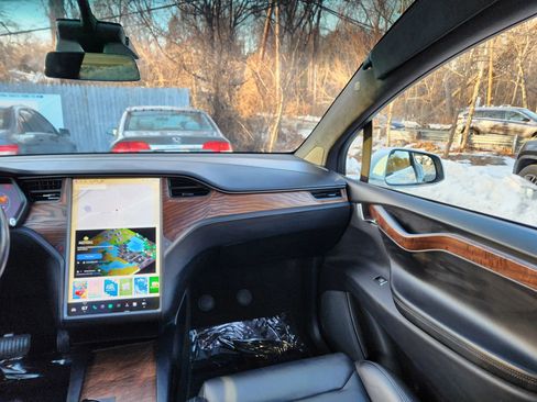 Used 2018 Tesla Model X P100D image 30