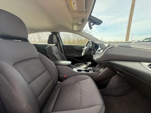 Used 2022 Chevrolet Malibu LT image 12