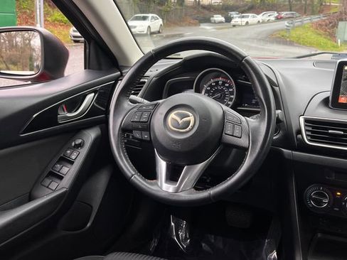 Used 2016 MAZDA MAZDA3 i Touring image 18