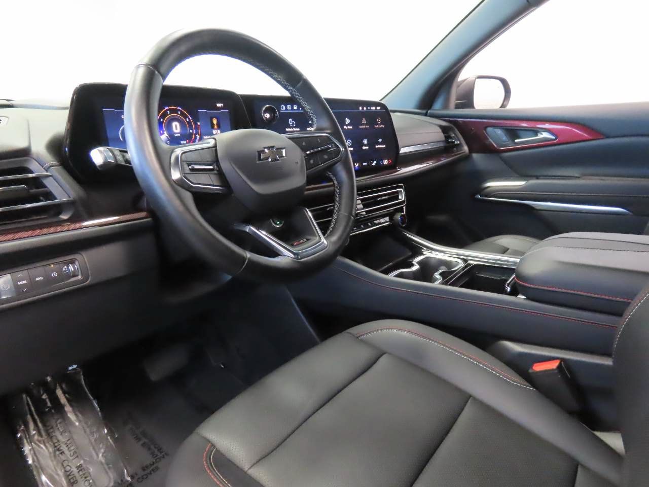 Used 2025 Chevrolet Traverse Z71 AWD/4WD image 13