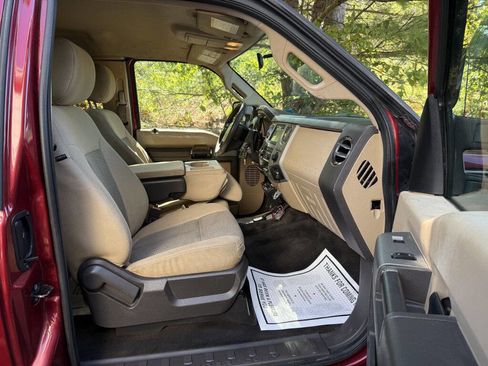 Used 2014 Ford F250 XLT w/ Snow Plow Prep Package image 11