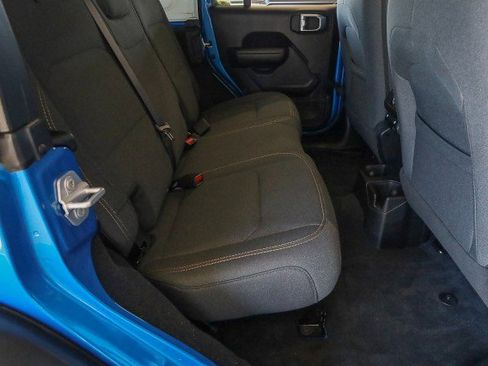 Used 2024 Jeep Wrangler Willys image 31