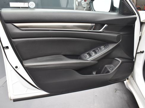 Used 2020 Honda Accord Sport image 9