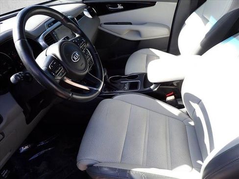 Used 2017 Kia Sorento SX image 13