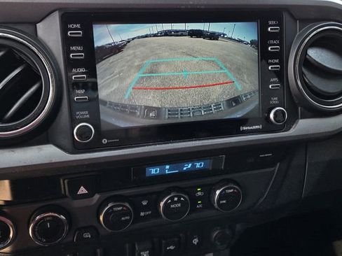 Used 2022 Toyota Tacoma TRD Off-Road AWD/4WD image 13