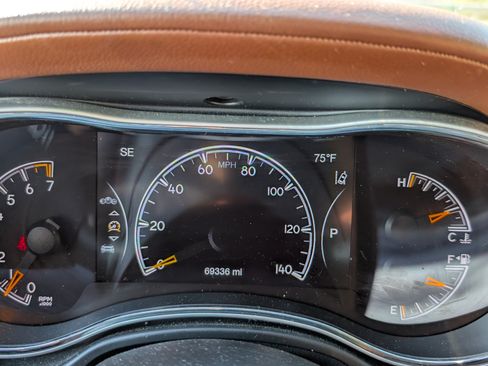 Used 2019 Jeep Grand Cherokee Summit w/ Platinum Series Group AWD/4WD image 30