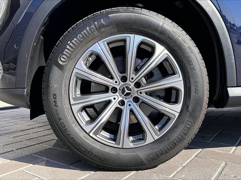 Used 2024 Mercedes-Benz GLC 300 image 9