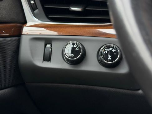 Used 2020 Cadillac Escalade Luxury AWD/4WD image 20