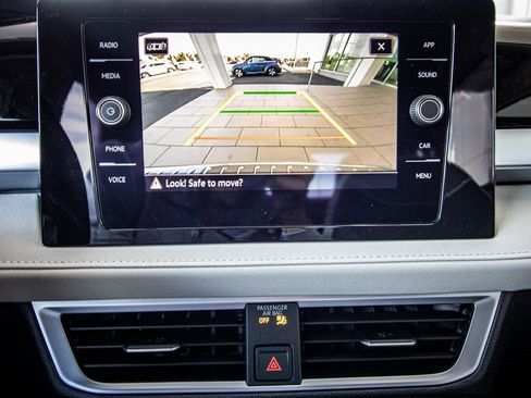 New 2026 Volkswagen Taos SE image 3