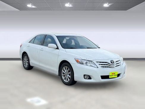 Used 2011 Toyota Camry XLE w/ XLE Extra-Value Pkg #2 image 7