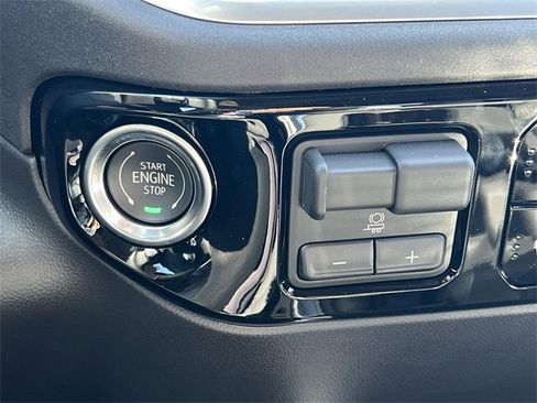 New 2026 GMC Sierra 1500 Elevation w/ LPO, Elevation Black Package image 18