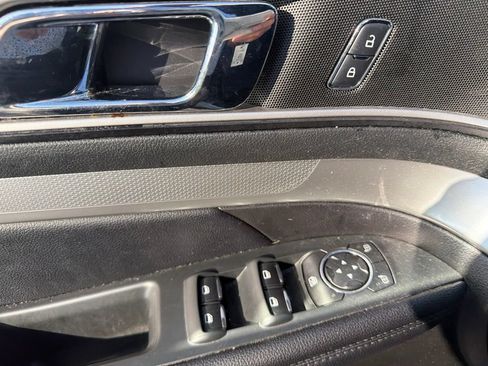 Used 2017 Ford Explorer XLT AWD/4WD image 18