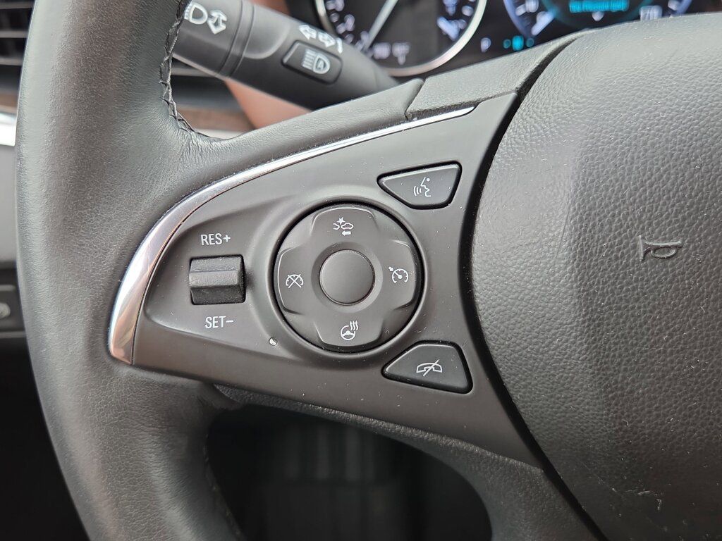 Used 2018 Buick Enclave Avenir w/ Avenir Technology Package FWD image 21