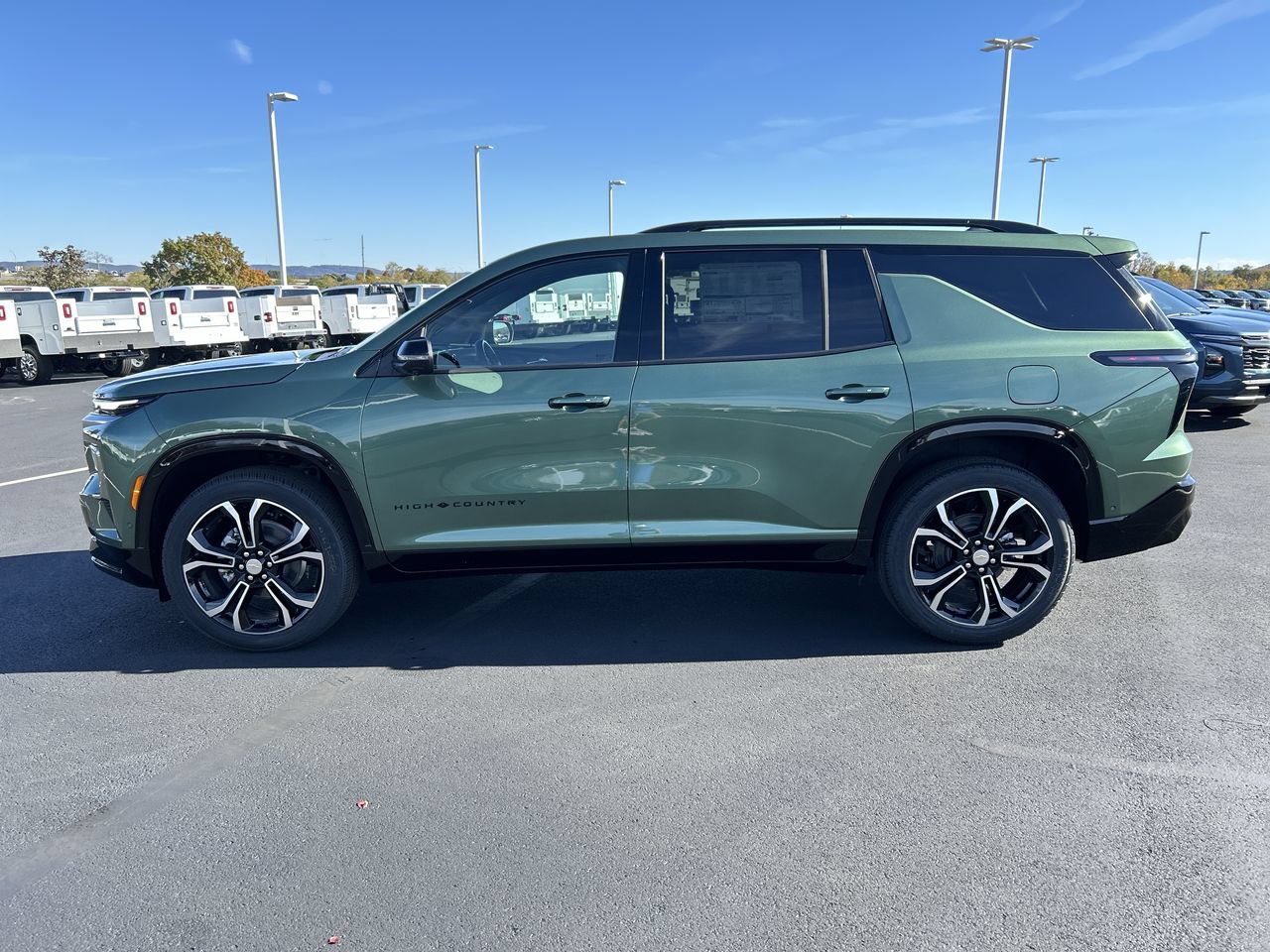 New 2027 Chevrolet Traverse High Country w/ LPO, Floor Liner Package AWD/4WD image 4
