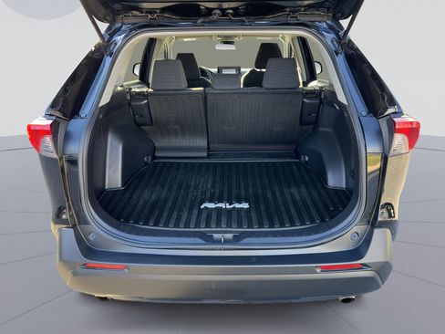 Used 2020 Toyota RAV4 LE image 23