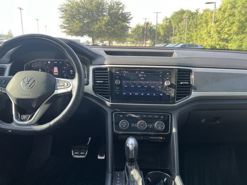 Used 2022 Volkswagen Atlas Cross Sport SEL R-Line AWD/4WD image 27