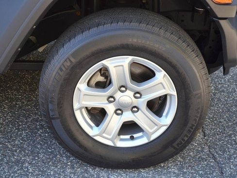 Used 2021 Jeep Wrangler Sport image 10