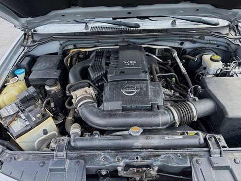 Used 2012 Nissan Frontier SV w/ SV Premium Utility Pkg image 26