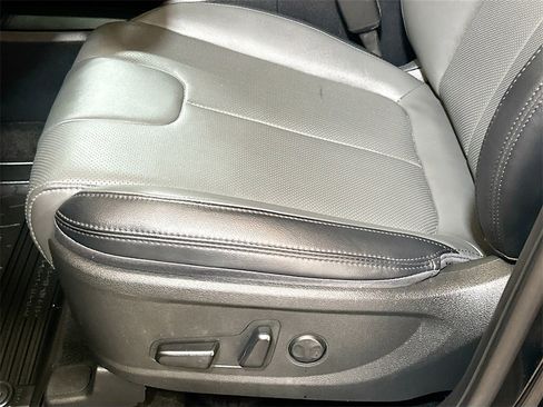 Used 2023 Hyundai Santa Fe SEL w/ Premium Package image 18