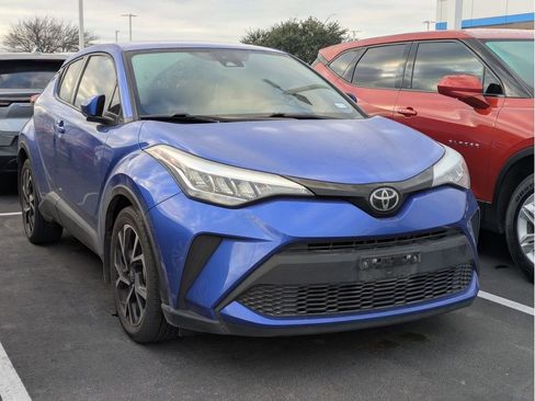 Used 2021 Toyota C-HR XLE image 2