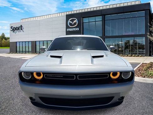 Used 2019 Dodge Challenger SXT w/ Plus Package image 9