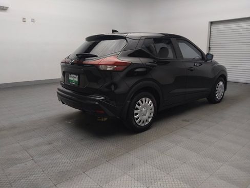 Used 2021 Nissan Kicks S image 9