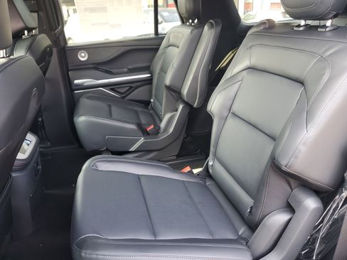 New 2026 Lincoln Navigator Reserve w/ Jet Appearance Package image 30