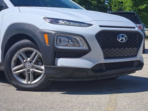 Used 2021 Hyundai Kona SE w/ Cargo Package FWD image 2