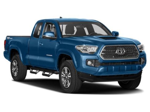 Used 2018 Toyota Tacoma TRD Sport AWD/4WD image 6