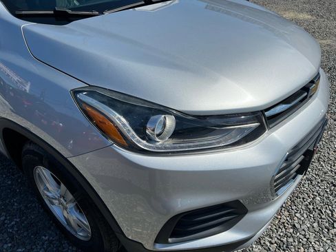 Used 2018 Chevrolet Trax LT w/ LT Convenience Package FWD image 39