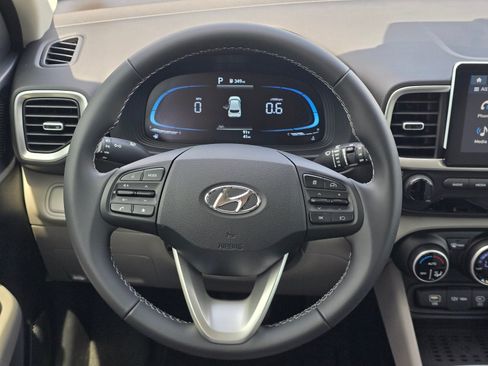 Used 2026 Hyundai Venue SEL FWD image 13