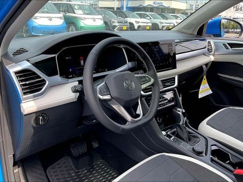 New 2025 Volkswagen Taos SE image 7