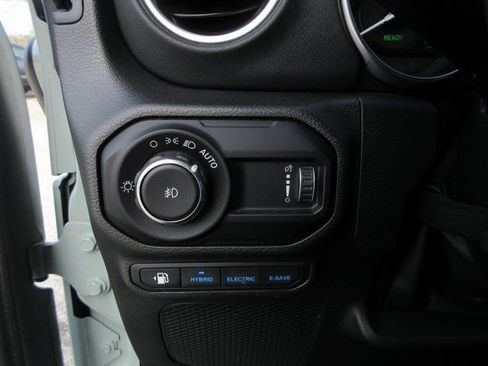 Used 2023 Jeep Wrangler Unlimited Sahara w/ Cold Weather Group image 14