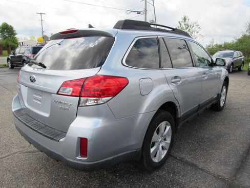 Used 2012 Subaru Outback 3.6R Limited AWD/4WD image 24