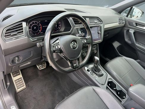 Used 2019 Volkswagen Tiguan SEL R-Line FWD image 4