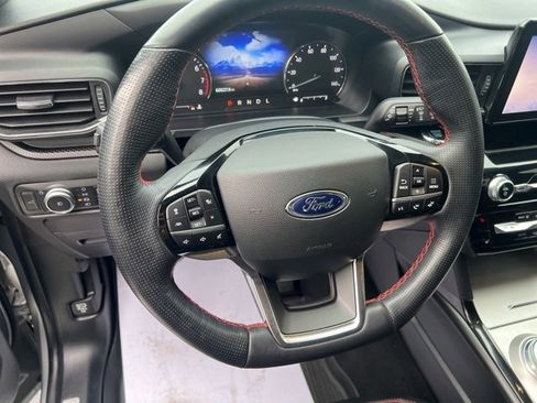 Used 2022 Ford Explorer ST-Line w/ Class IV Trailer Tow Package image 11
