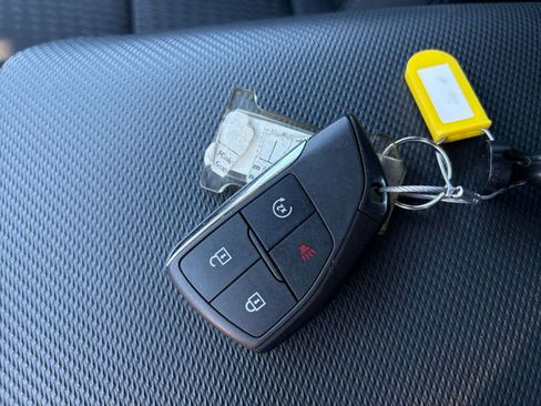 Used 2025 Chevrolet Equinox LT image 24