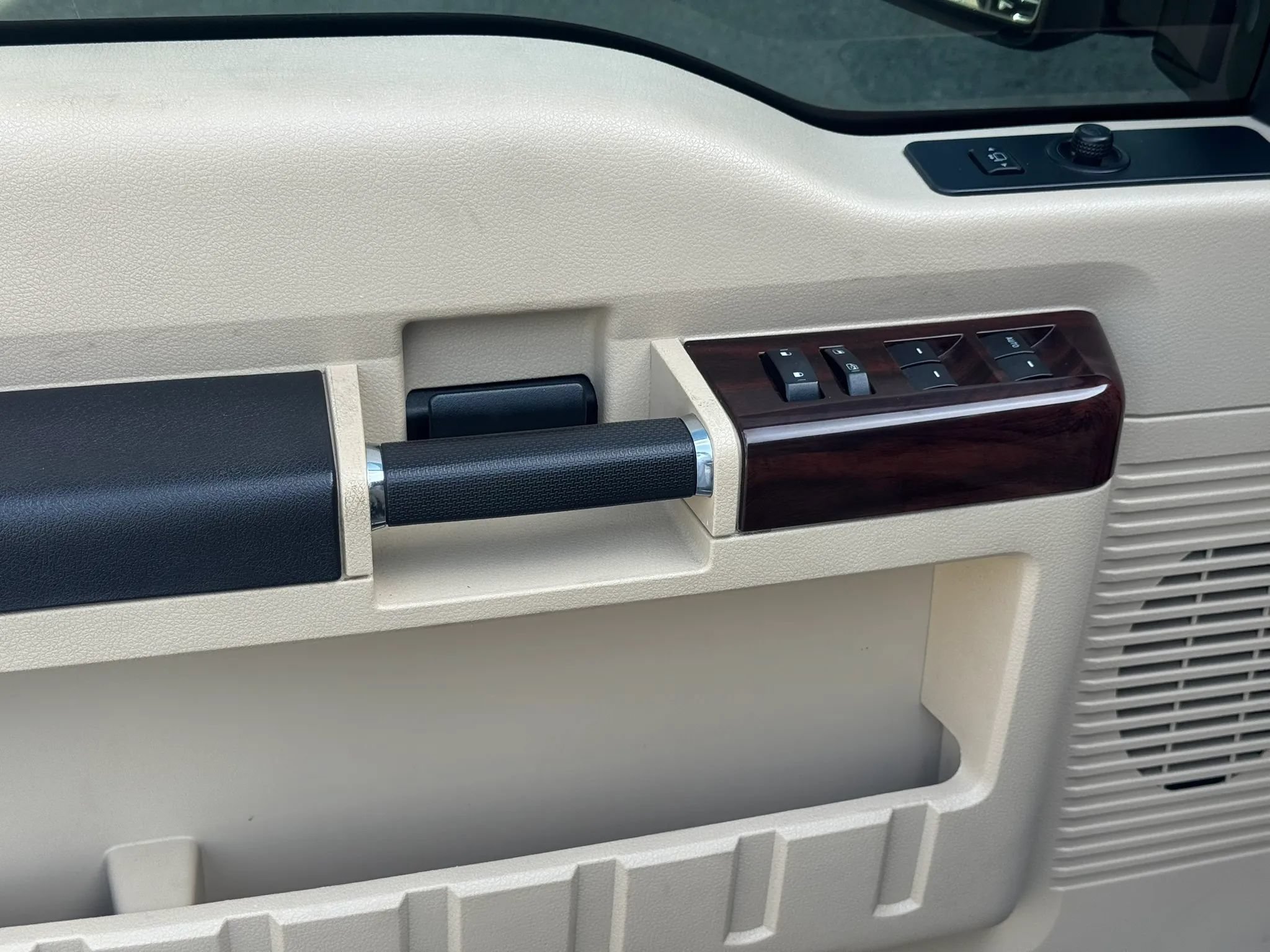 Used 2008 Ford F250 Lariat AWD/4WD image 12