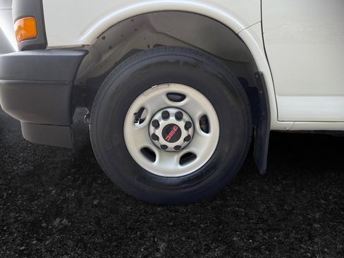 Certified 2023 GMC Savana 3500 Extended w/ Driver Convenience Package image 15