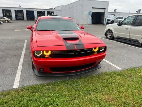 Used 2022 Dodge Challenger GT RWD image 5