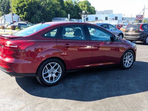 Used 2015 Ford Focus SE w/ Equipment Group 201A FWD image 18