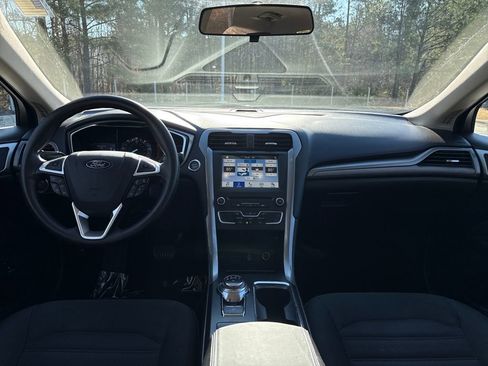 Used 2018 Ford Fusion SE image 29