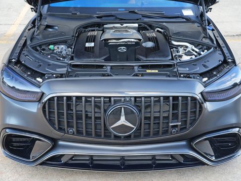 Used 2025 Mercedes-Benz S 63 AMG S image 8