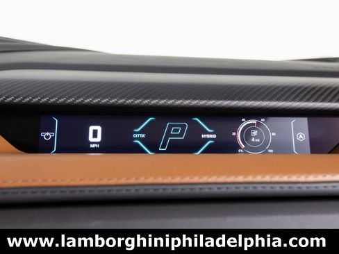 Used 2024 Lamborghini Revuelto image 29