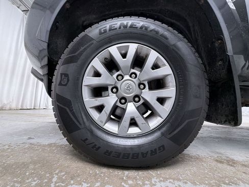 Used 2019 Toyota Tacoma SR5 image 10