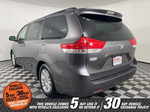 Used 2014 Toyota Sienna XLE image 6