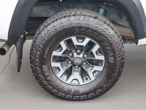 Used 2023 Toyota Tacoma TRD Off-Road image 10