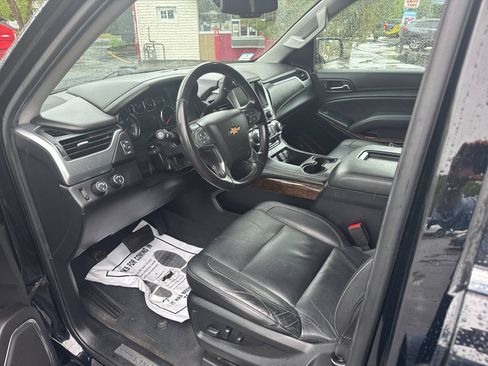 Used 2020 Chevrolet Suburban LT AWD/4WD image 5